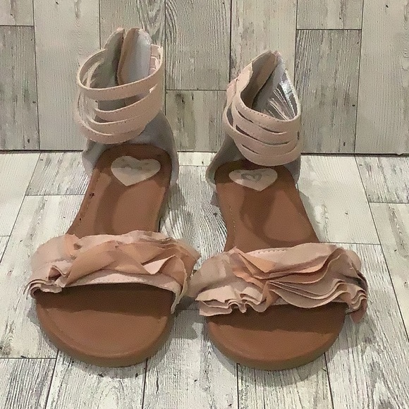 Justice girls cream ruffle summer sandals size 8 NEW - Picture 2 of 5
